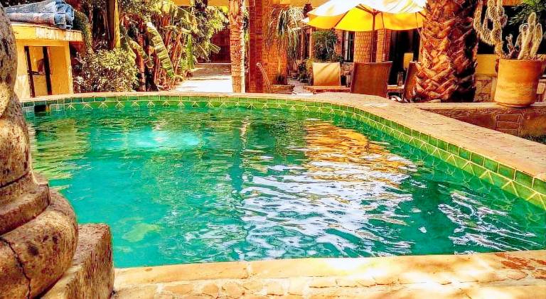 Vacation home with pool — photo 3