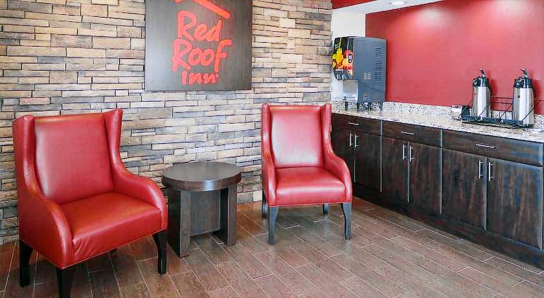 Red Roof Inn Champaign - University — photo 4