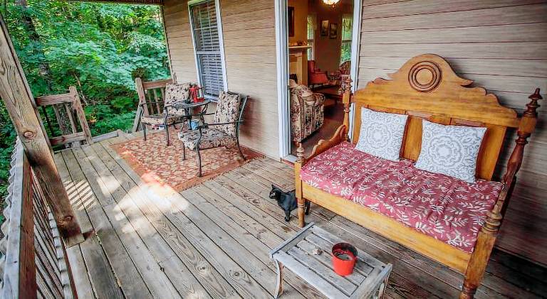 Nolichuckey Bluffs Bed & Breakfast Cabins — photo 4