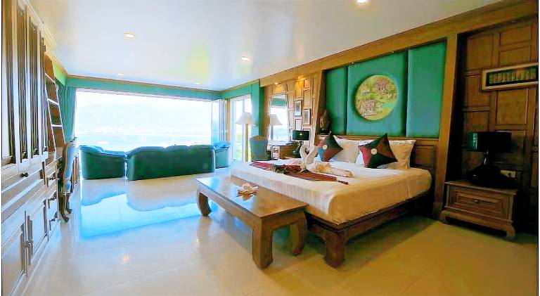 Villa with pool & jacuzzi | Pets allowed — photo 2