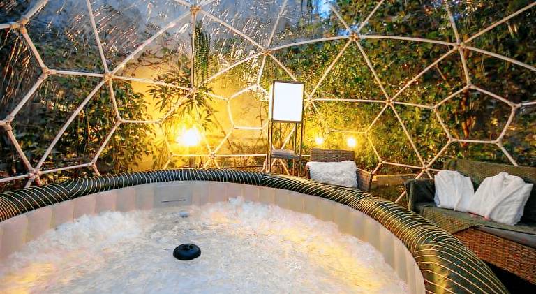 Rental apartment with patio, garden & jacuzzi — photo 2