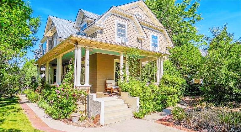 Noble Mansion 7 Bedrooms w Hot Tub Firepit & BBQ in Colorado Springs, CO