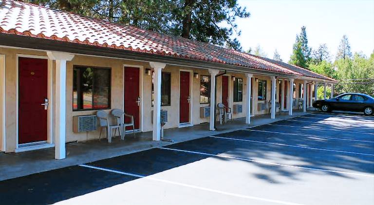 Gold Trail Motor Lodge — photo 4