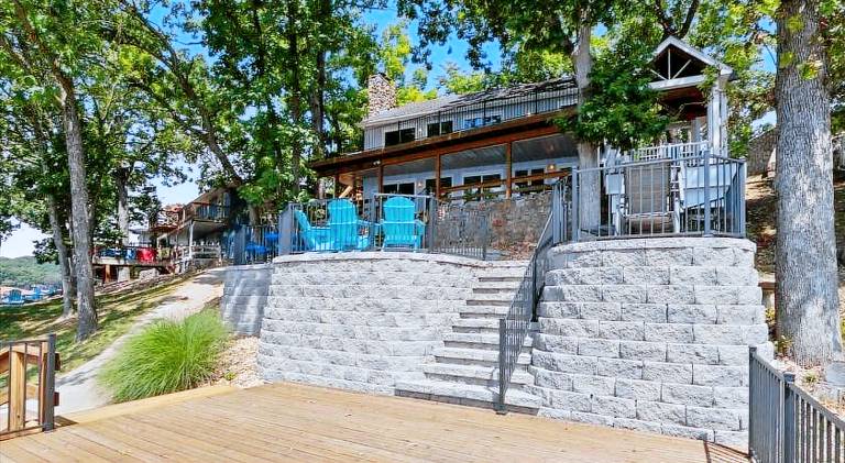 Lovely vacation home | Pets allowed in Lake Ozark, MO
