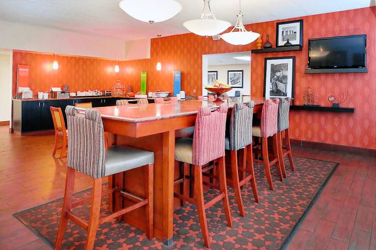 Hampton Inn Columbus-East — photo 3