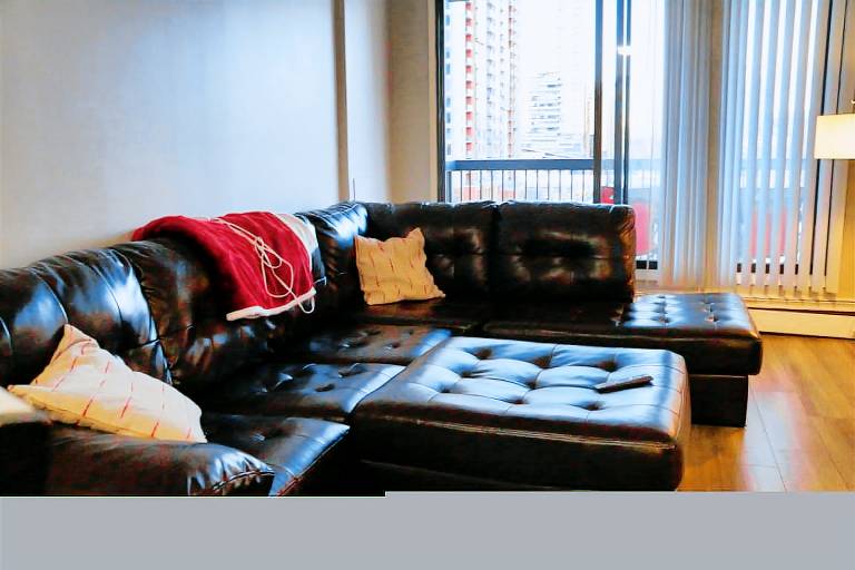 Extended stay on 12 avenue in downtown top floor
