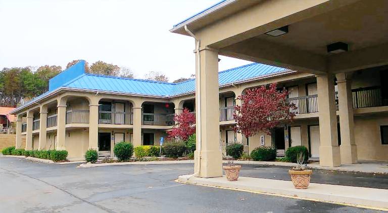 Travelodge by Wyndham Knoxville East — photo 5