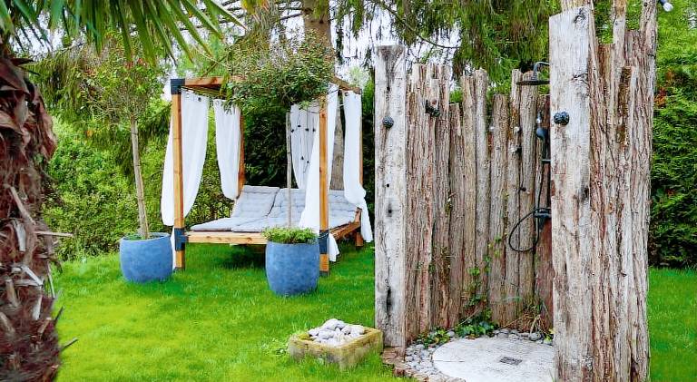 House with jacuzzi — photo 5