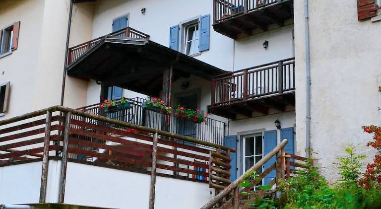 Holiday apartment with patio & yard | Pets are welcome in Ledro