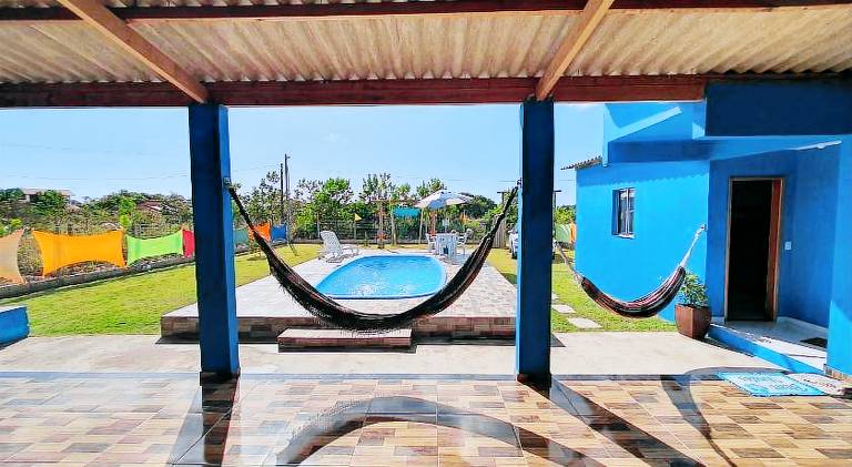 House with pool — photo 3