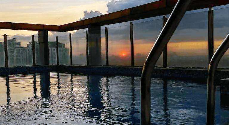 Serviced apartment with patio & private pool | Good for workation — photo 2