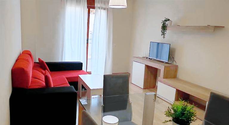 Rental apartment with terrace & pool | Next to New Cathedral of Salamanca | Perfect for remote work — photo 2