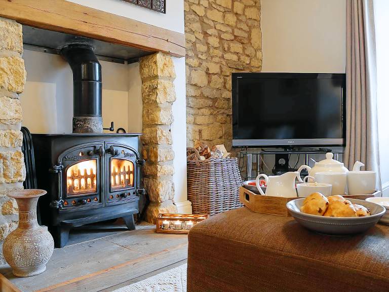 Children-friendly charming cottage with yard | Pets are welcome — photo 3