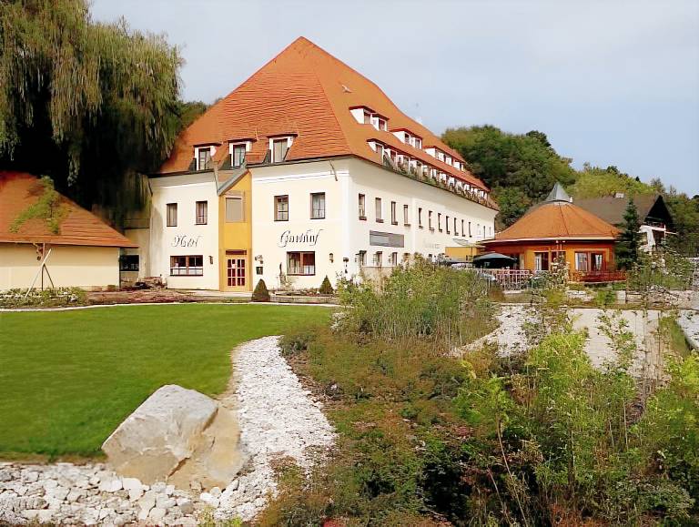 Landhotel Wachau - Bed and Breakfast in Emmersdorf an der Donau