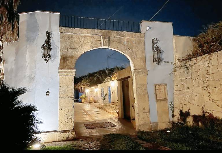 Villa with garden, private pool & grill | Garden view — photo 3