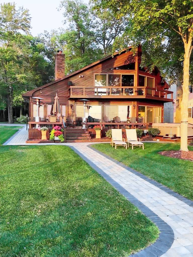 Cottage  Silver Creek Township