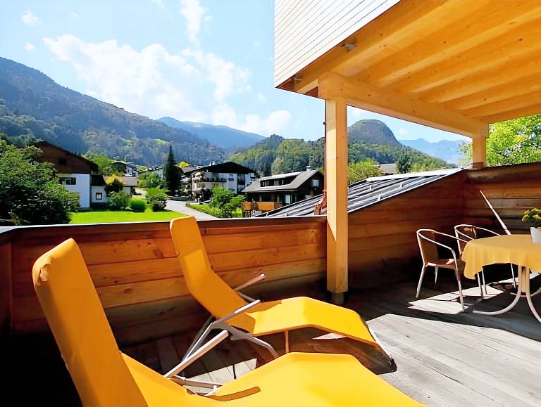 Holiday apartment with sauna, yard & patio — photo 3