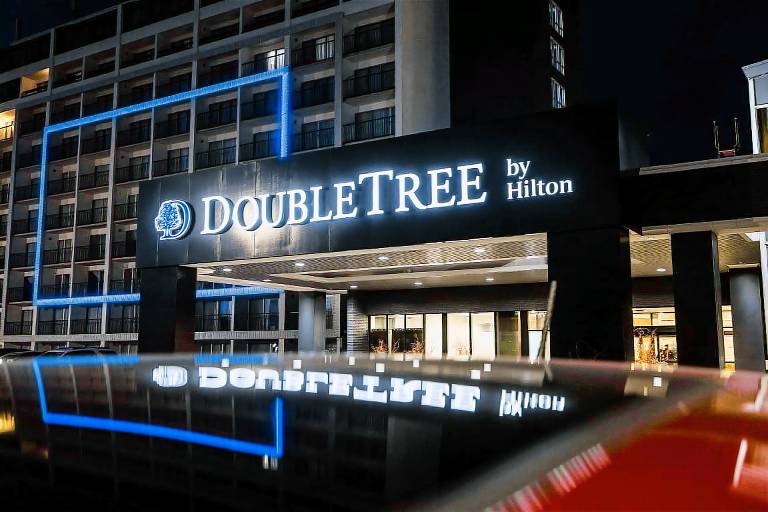 DoubleTree by Hilton Calgary North — photo 5