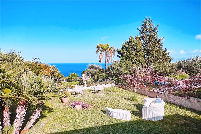 Villa with barbeque, garden & private pool — photo 4