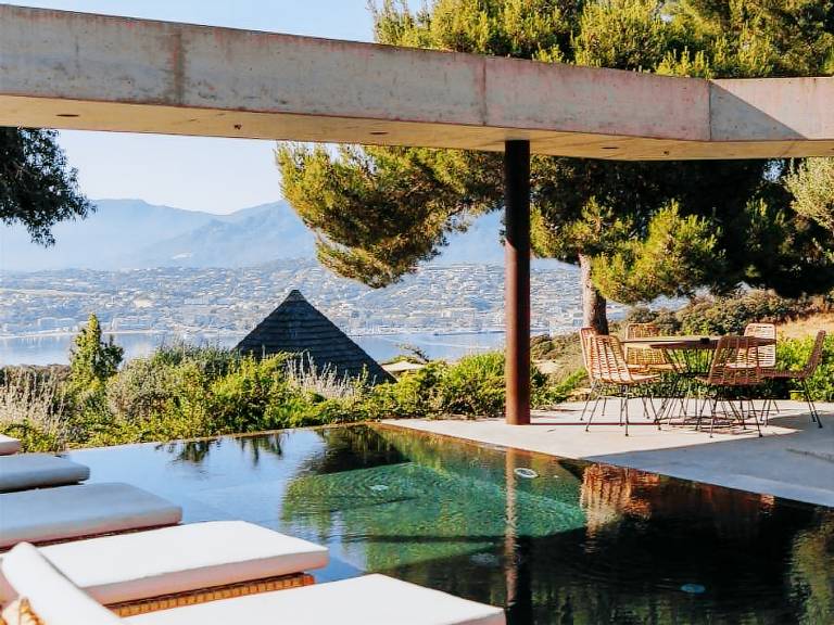 Chalet with heated pool & patio — photo 3