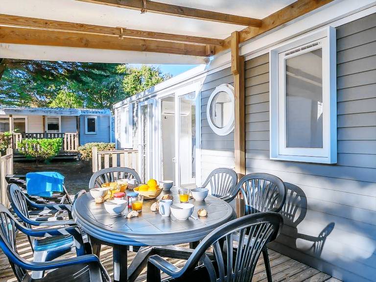 Mobile home with heated pool, barbecue & patio — photo 4