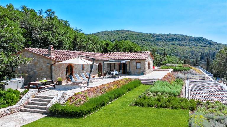 Voll ausgestattete Villa mit Grill, Whirlpool und Terrasse