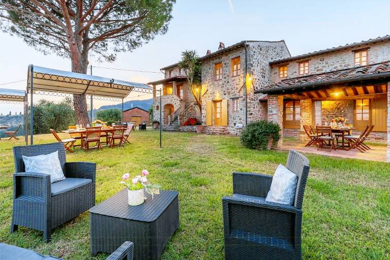 Family-friendly wonderful vacation home with terrace, private pool & yard | Pets are welcome — photo 2