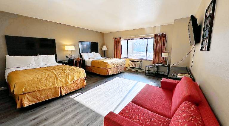 Rodeway Inn & Suites Madison East — photo 2