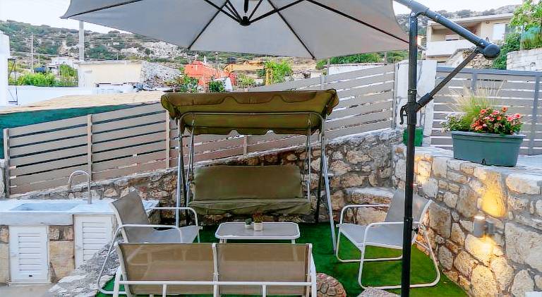 Vacation home with garden, terrace & grill — photo 5