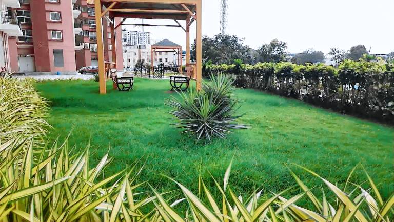 Pleasant rental apartment with private pool, grill & yard | Water view | Pets are welcome — photo 4