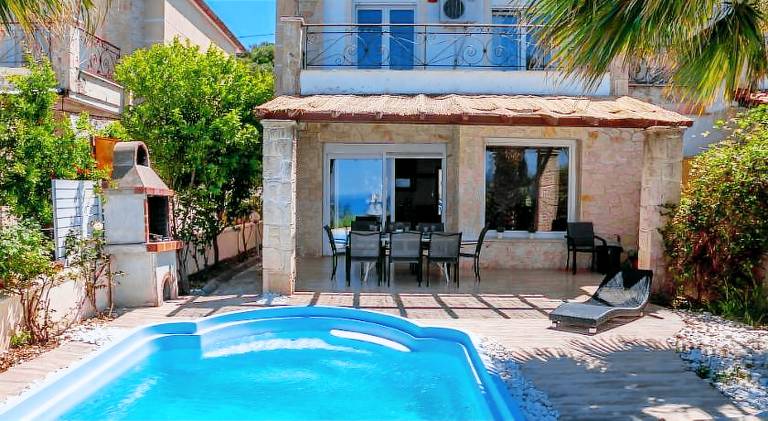 Villa with garden, barbeque & patio in Sithonia