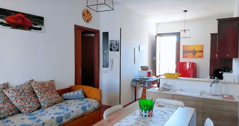 Pleasant vacation home with barbecue & terrace | Mountain view | Close to the beach | Dogs allowed — photo 3