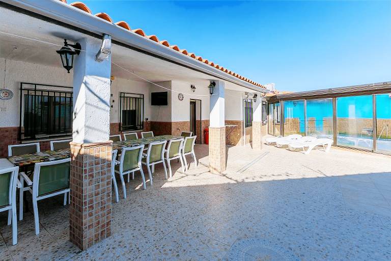 House with barbecue, private pool & fast internet — photo 2