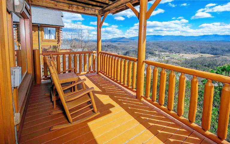 Cabin with jacuzzi, pool & sauna | Mountain view — photo 3