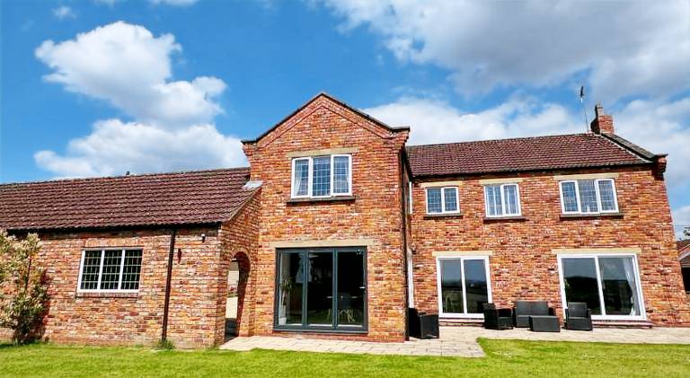 House with 5 rooms for 10 persons in Newbridge