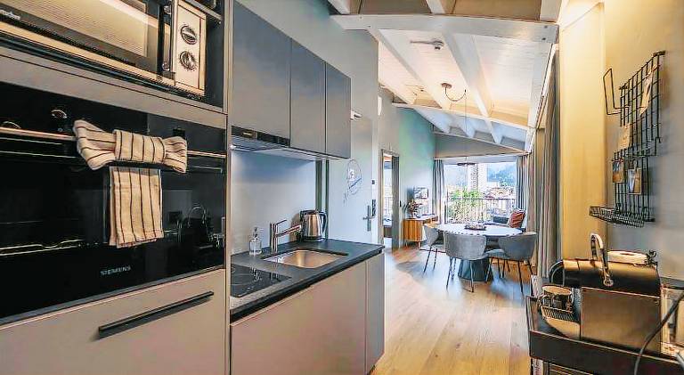 Serviced apartment with patio & garden — photo 3