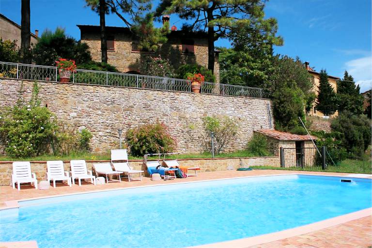 Old stone farmhouse perfect for 6 people. Set on a hill in a panoramic position overlooking vineyard — photo 4