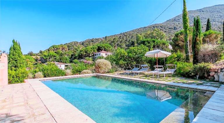 Villa with pool — photo 3