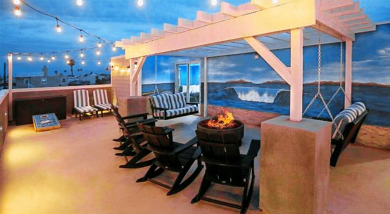 Steps 2 Beach- Luxury Home, Game Room, Roof Deck, Firepit, Pets OK — photo 2