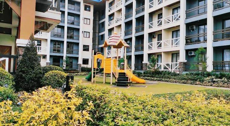 Beautiful serviced apartment with terrace & pool | Pets are welcome — photo 3