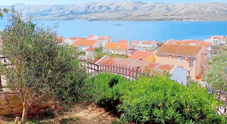 Vacation home with 2 rooms for 4 persons in Novalja