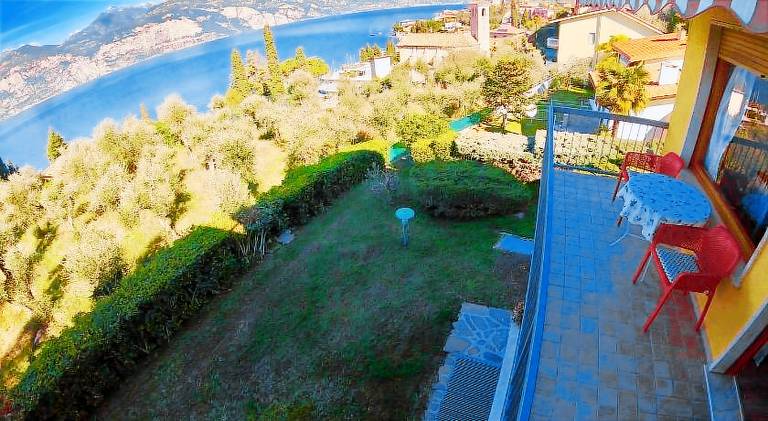 Apartment with pool — photo 5