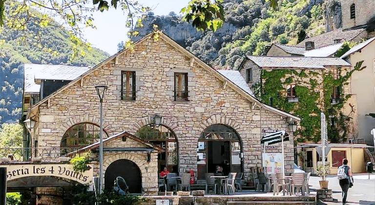 Hotel-Bar l'Embarcadere in Millau