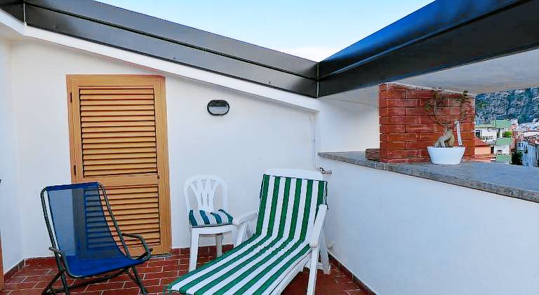 Vacation home with terrace — photo 4