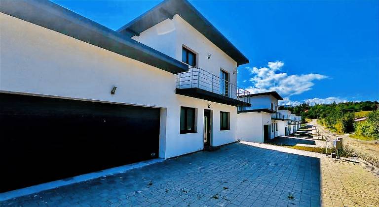 Apartment with terrace & yard in Sibiu