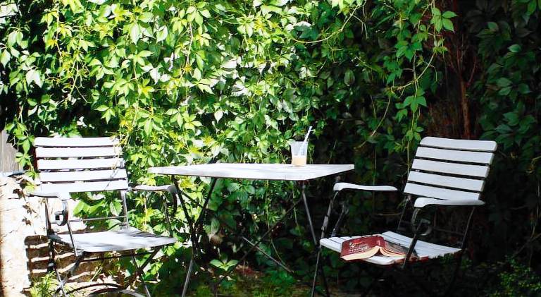 Apartment with patio & yard — photo 4
