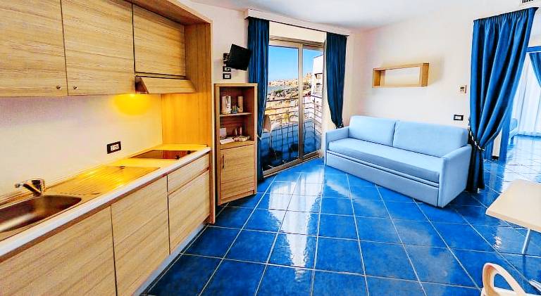 Astro Suite Hotel — photo 2