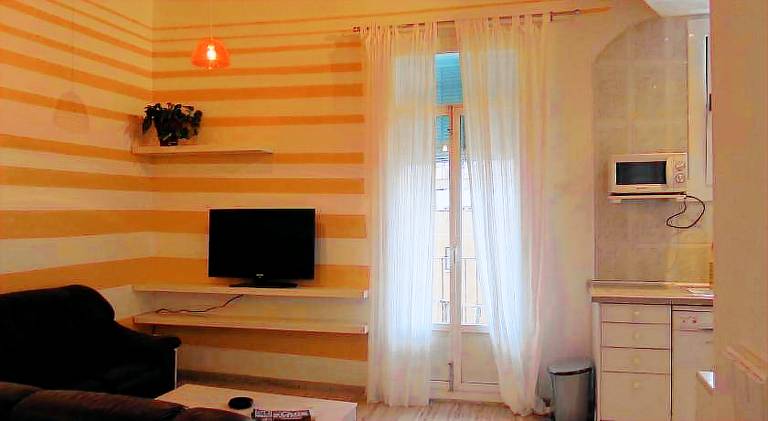 Holiday apartment | Near Magic Fountain of Montjuïc | Dogs allowed — photo 2
