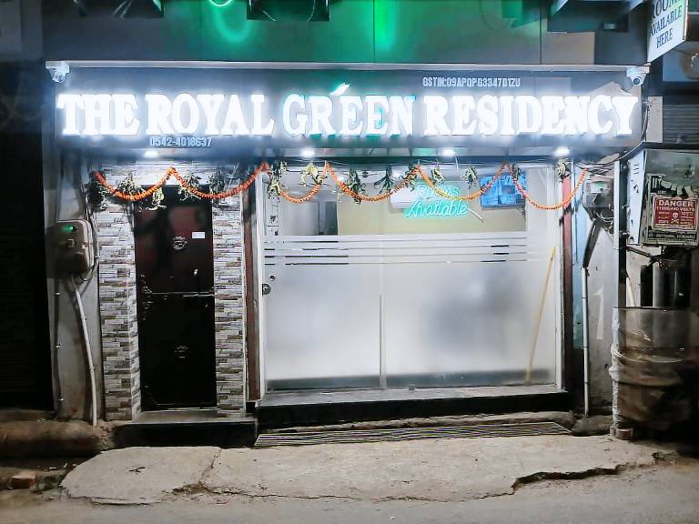 Hotel The Royal Green Residency in Tola