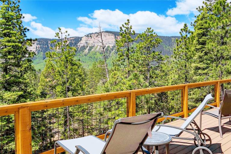 New Custom Home with Large Decks - Amazing Views - Pool Table/New Hot Tub — photo 3